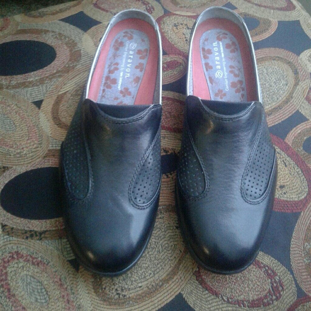 Aravon Comfort  Engineering by New Balance